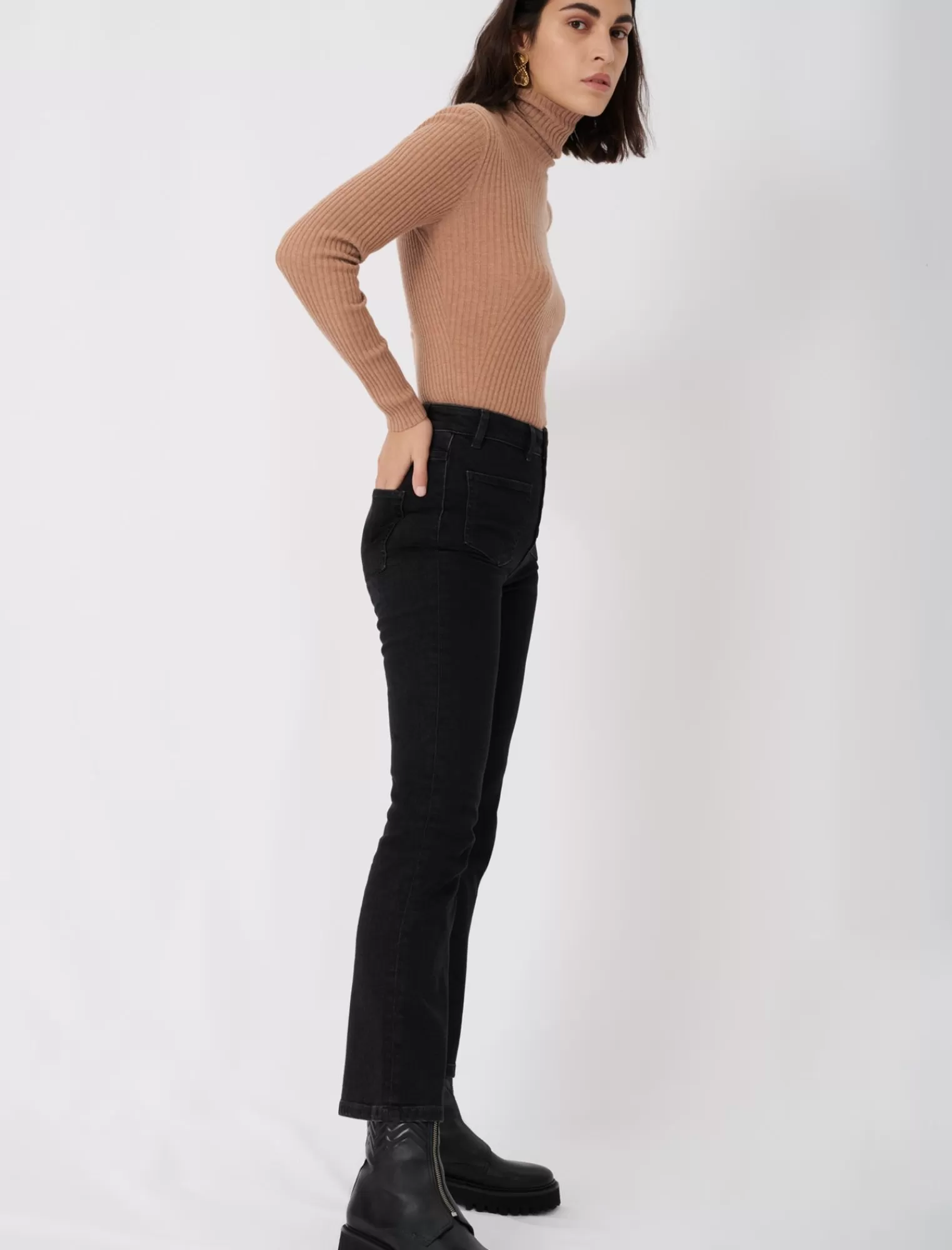 Women Maje Jeans With Pockets, Flared At The Bottom
