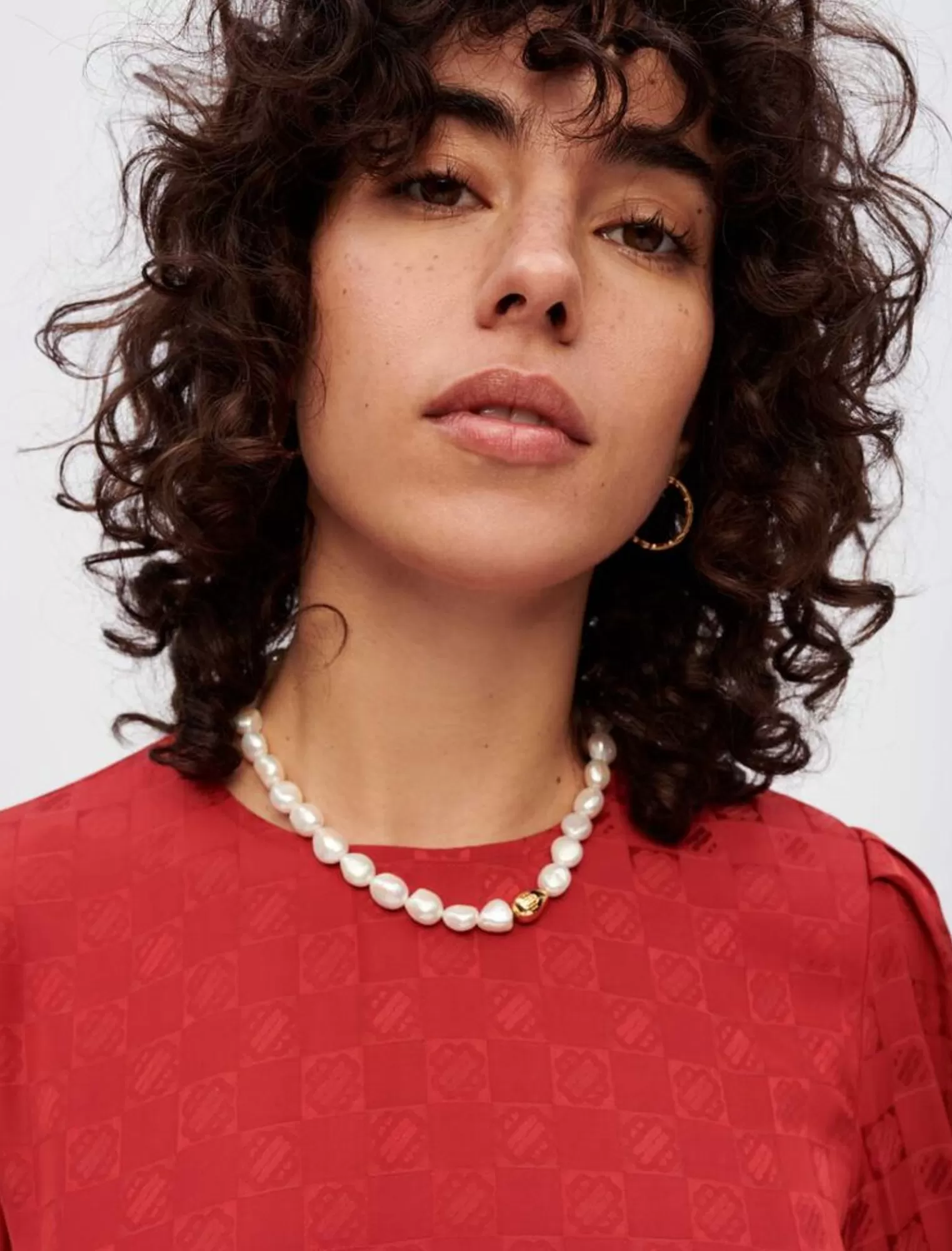 Women Maje Pearl Necklace With Metal Details